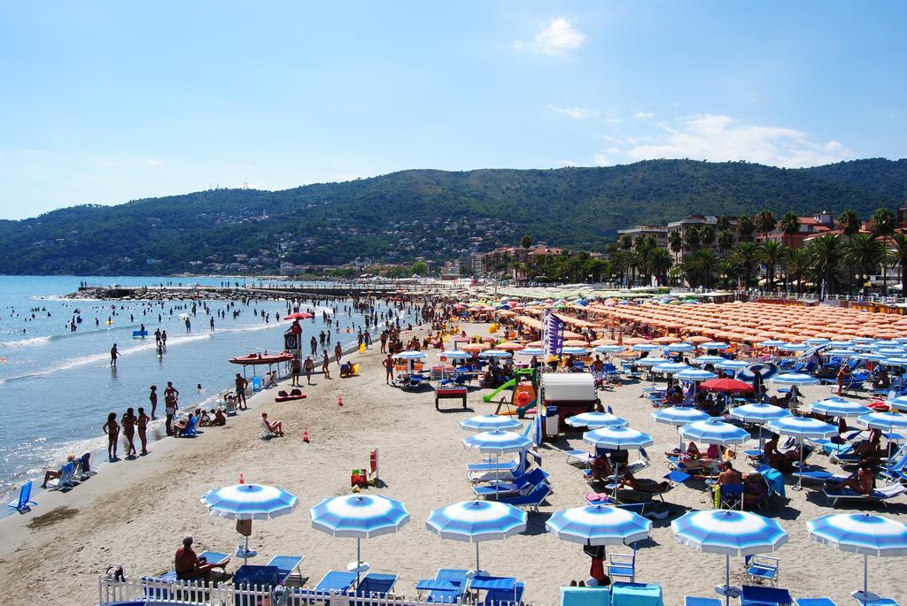 Appartamento Frontemare Marina dʼMarina dʼAndora 외부 사진