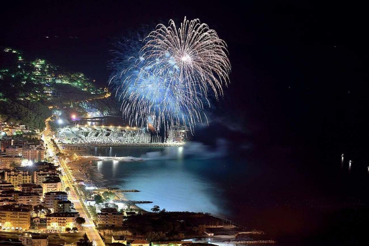 Appartamento Frontemare Marina dʼMarina dʼAndora 외부 사진